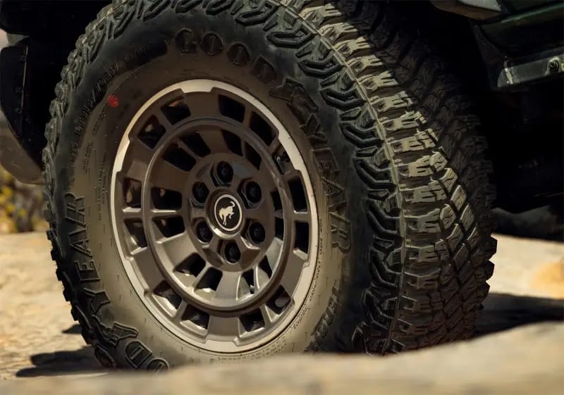 Ford Racing 21-23 Bronco 17x8.5 Wheel Kit - Sinister Bronze thumbnail 3