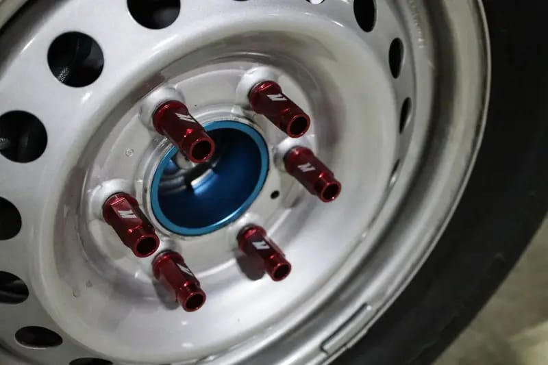 Mishimoto Aluminum Locking Lug Nuts M12x1.5 27pc Set Red thumbnail 11